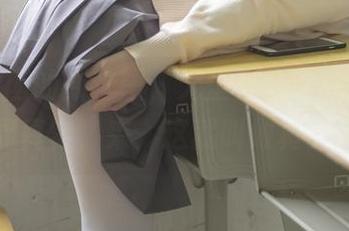 森萝财团的新套图，无圣光让吹弹可破更显真实，来，这就叫做真实。