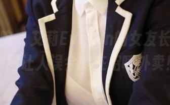 模范学院 – 艾莉Evelyn的女友长这样，原图让人误会她在招呼外卖！