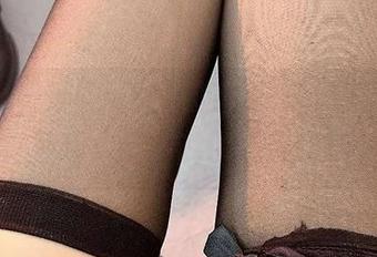 微密圈 – 汤圆可甜了的网袜，更新频率可真是高，不多说了，直接顶。