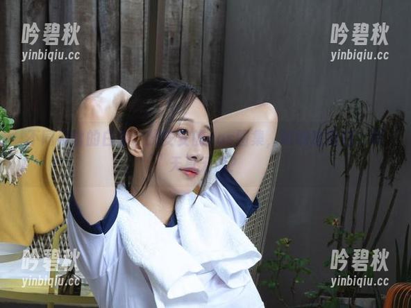 不同寻常的白色，浅安安的cos图集，瞧瞧这配色、啊天真无邪？