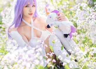 你相信吗？源纱希喵喵喵的写真集，意外发现原来工作更有趣了——跟女上司一起。