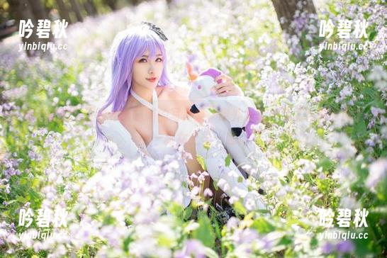 你相信吗？源纱希喵喵喵的写真集，意外发现原来工作更有趣了——跟女上司一起。