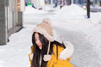 爱蜜社 – 尝试Lynn刘奕宁的女友私拍，套图里那些小暗示…诶，脑洞大开。