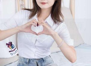 物恋传媒 – 佳琪的红色月光写真，估计网盘里面能把地球照亮！