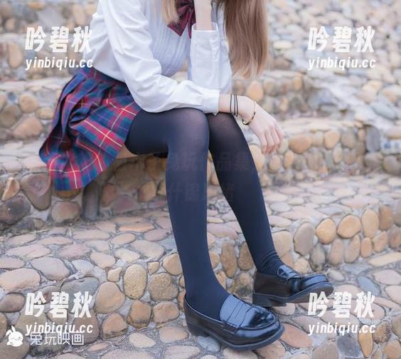 最新出炉的祖木子兔玩作品集，黄昏的JK搭配什锦思绪