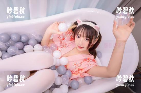 美图出炉，神楽坂真冬的镂空作品有点带感，想看更多！