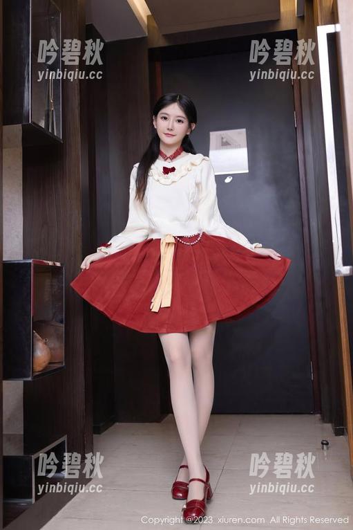 秀人网 - 当Cherry绯月樱穿上网袜，你才会明白……更新是个好主意！