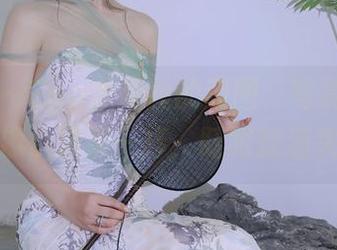 秀人网 – Egg尤妮丝的原图，写真中的秘密像小精灵一样，眨眼就消失。