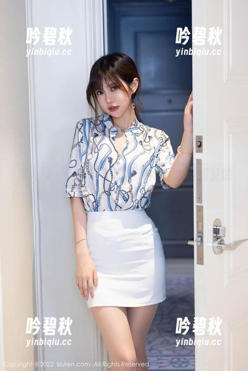 秀人网-大美媚京 秀人网 - 高跟鞋舞动的瞬间:大美媚京的美图包奇遇