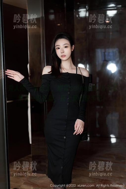 秀人网-娜露selena 秀人网 - 坐稳了,娜露selena的JK写真集又一轮更新,搭上这趟快车吧!