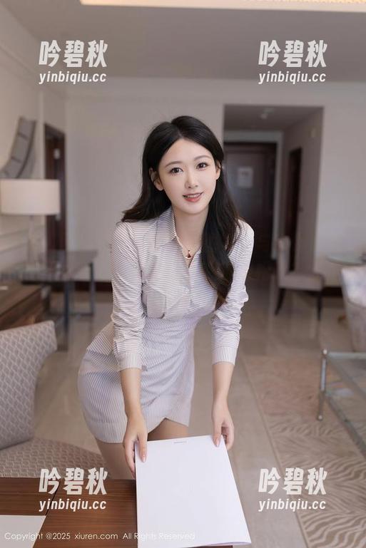 秀人网 - 方子萱的最新图集：与瑜伽女神的不太确定，她会让我变得放松吗？还是我会摔倒？