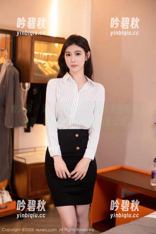 秀人网-月野兔美妞 秀人网 - 又一波更新,月野兔美妞的双人摄影,画面里满是微妙的互动感。