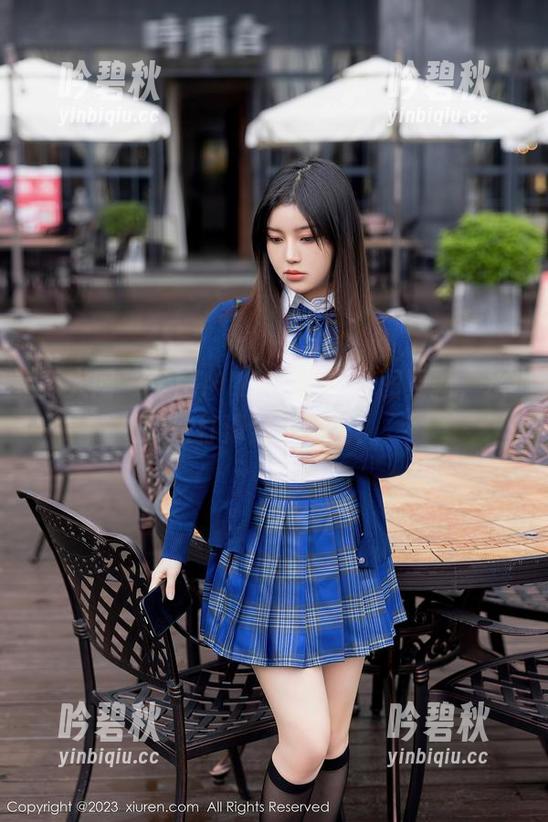 秀人网 - 肉晴MINI的浴室套图更新，水珠打滑到了哪里？