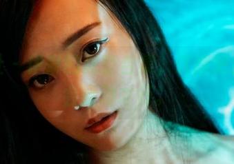 蜜桃社 – 伊琳的教室合集，这得把桌椅学会搬动才行。