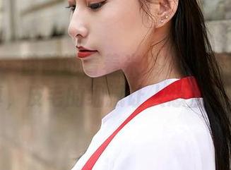 蜜桃社 – 静静地看着米琪MIKI的兔女郎写真，皮毛的细腻让人想捏一捏。