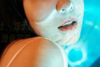 蜜桃社 – 对于结衣的油亮写真，许多话还没说完呢，套图真的很能说。