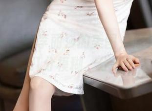 语画界 – 翻翻李丽莎的美图，你会发现眼镜里的几分模糊，分外迷人。