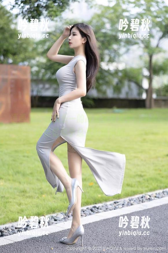 语画界 - 在林乐一的高清写真集中，海边的记忆似乎总是轻飘飘的。