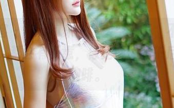 青豆客 – Akiki朱若慕镂空写真，不同的说法，都会有新意，像是慵懒的午后一杯咖啡。