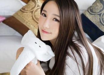 青豆客 – 汪佩妮Penny的白色狂想：最新作品集来了，真让人想聊一聊！